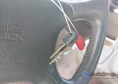 1997 GMC Sierra 1500 Sl Wideside from USA, damaged, VIN 2GTEC19RXV1548717